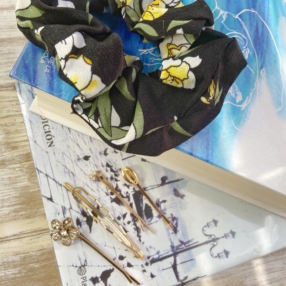 Alquimia Accessories - BLACK AND GOLD MESSY BUN HAIR CLIPS SET